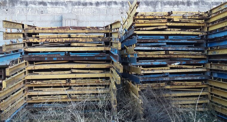 PLATAFORMA DE CARGA Y DESCARGA EN PLANTA CON TRAMPILLA