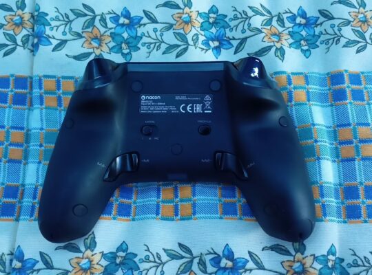 NACON-REVOLUTION PRO CONTROLLER 2 PS4/PC