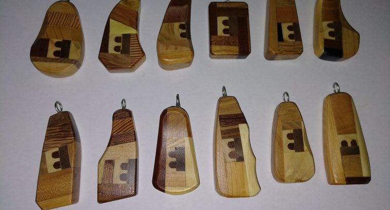 Colgantes artesanales 25 €