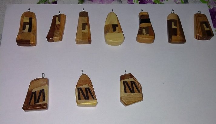 Colgantes artesanales 25 €