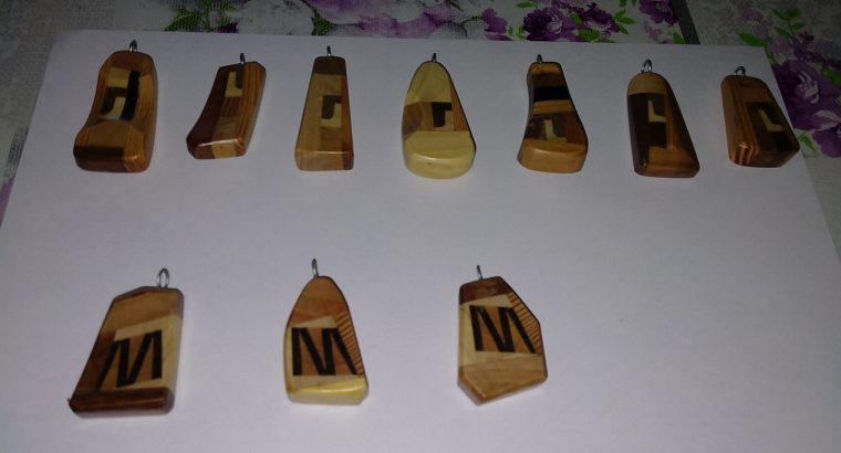 Colgantes artesanales 25 €