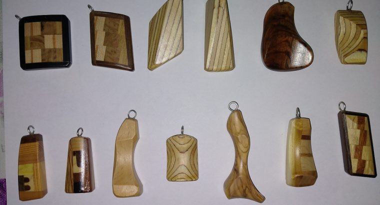 Colgantes artesanales 25 €