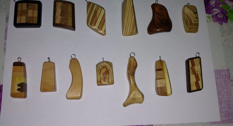 Colgantes artesanales 25 €