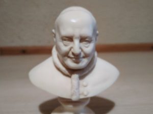 Busto pequeño del papa 10 €